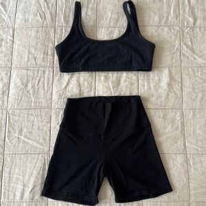 Aritzia TNA workout set